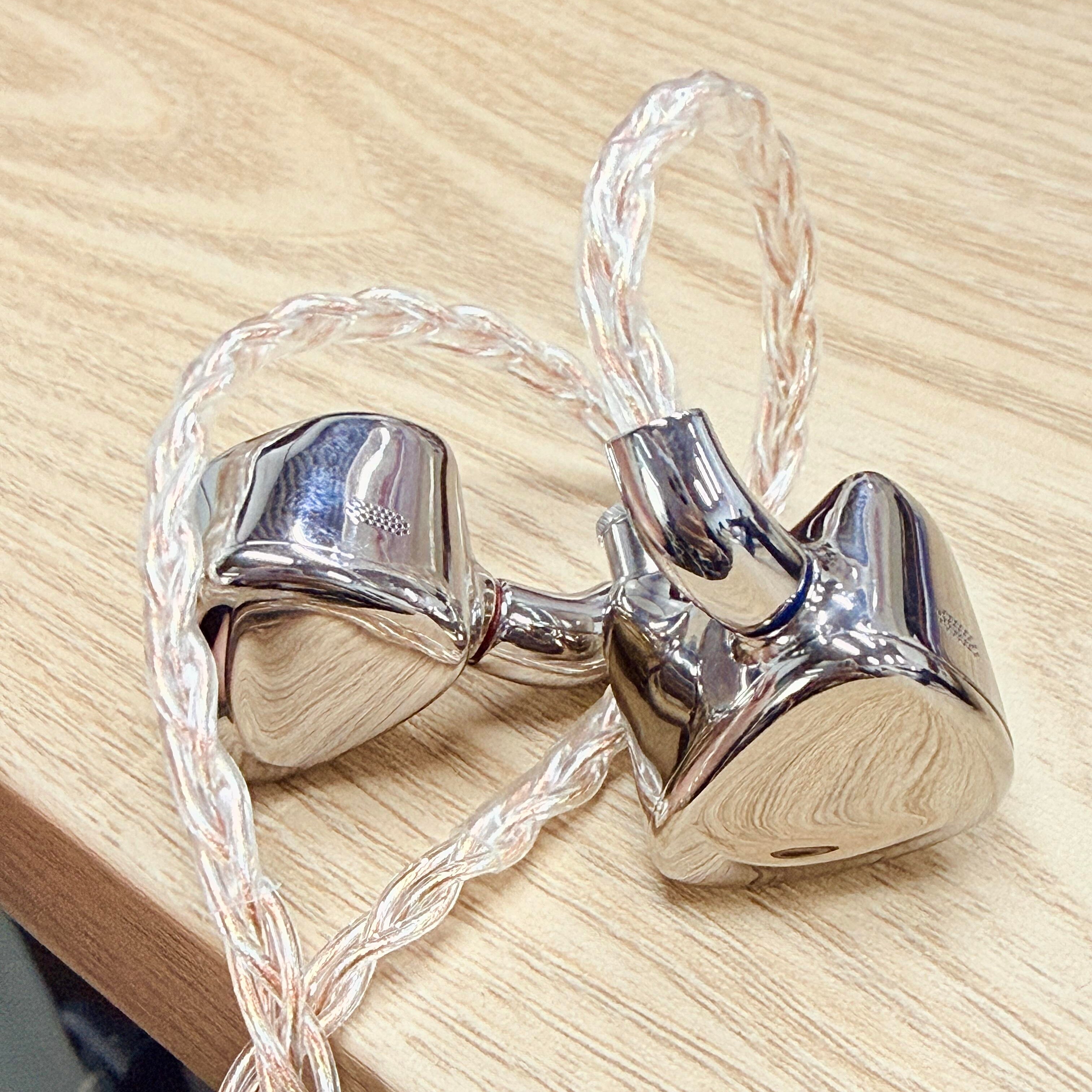 Used FiiO FX17 IEMs in Excellent condition - product photo