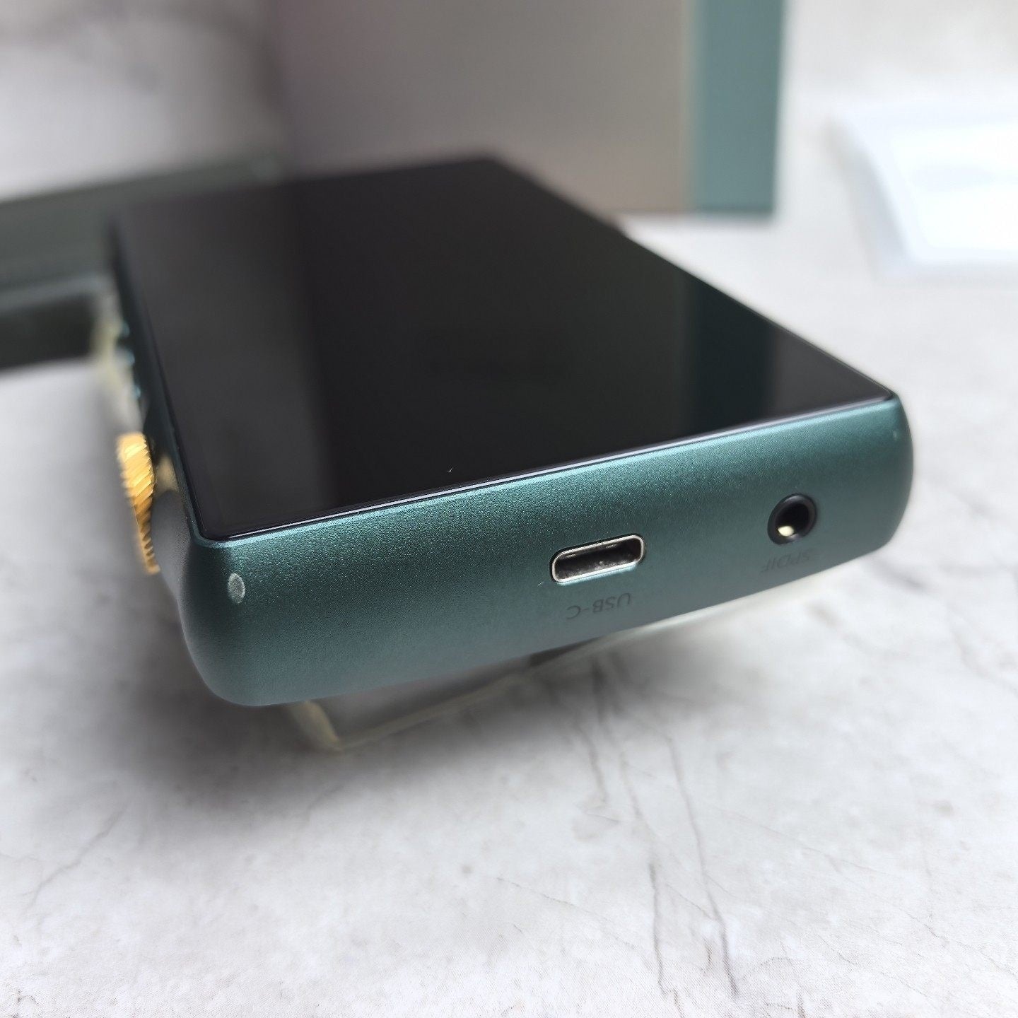 iBasso DX240 USB-C and 3.5mm ports close-up